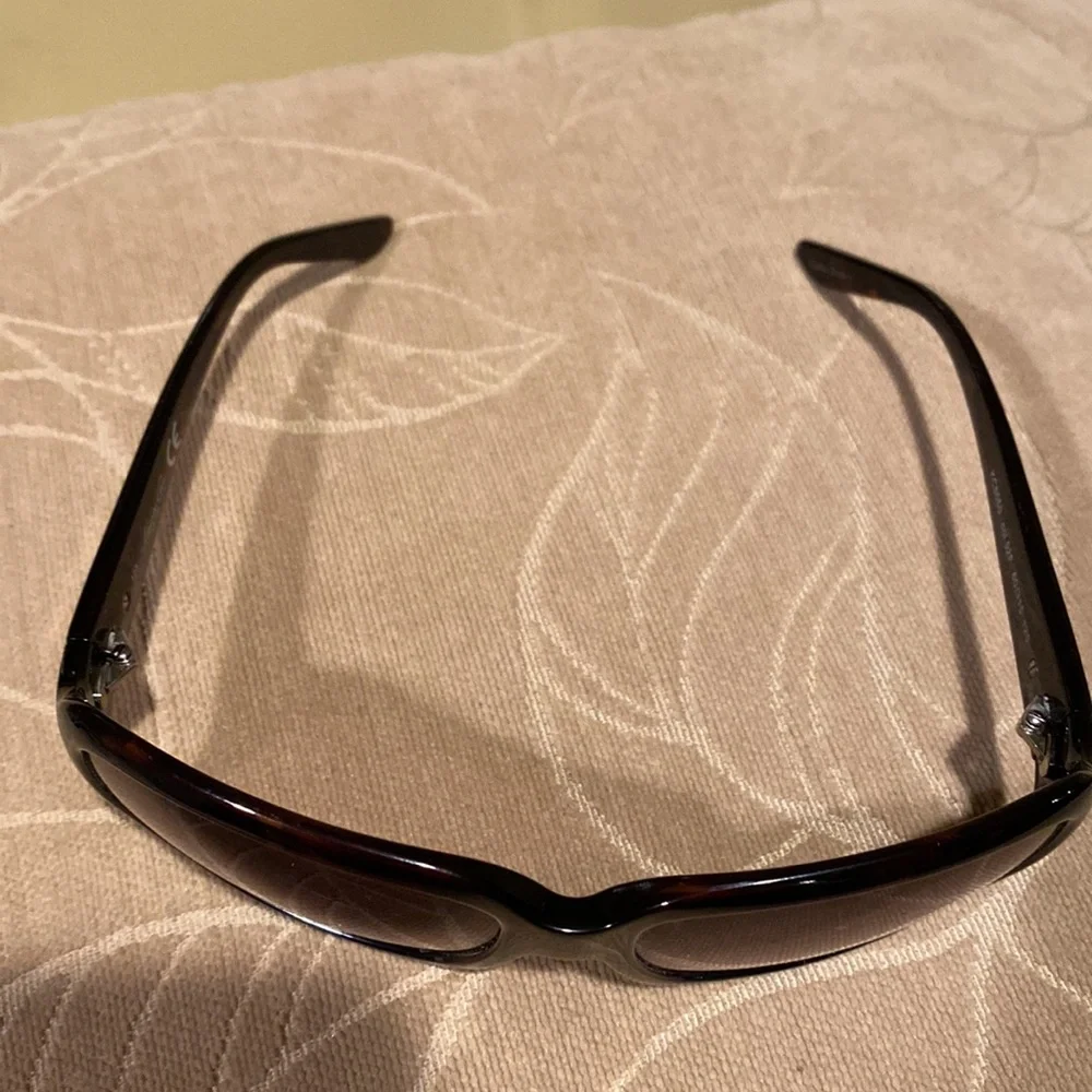 Black Square Frame Sunglasses - Picture 7 of 7